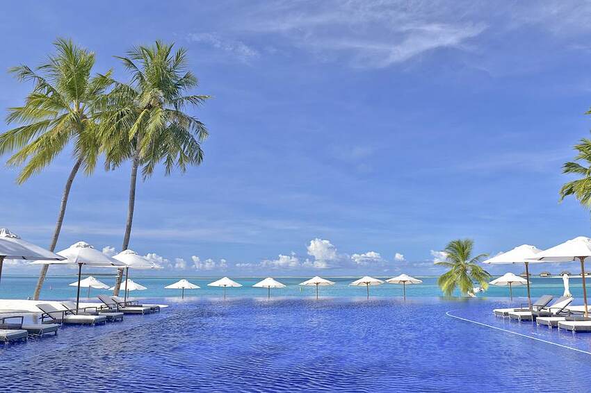 希爾頓教學：馬爾代夫倫格里島康萊德酒店（港麗島）介紹，及低成本購買積分兌換免房，價格超級便宜