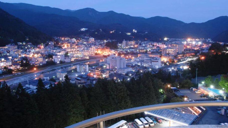 日本北陆泡温泉赏雪一泊二食到底有多爽?日本人不想让你知道的私藏泡汤秘境! 日本北陆泡温泉赏雪一泊二食到底有多爽?日本人不想让你知道的私藏泡汤秘境!