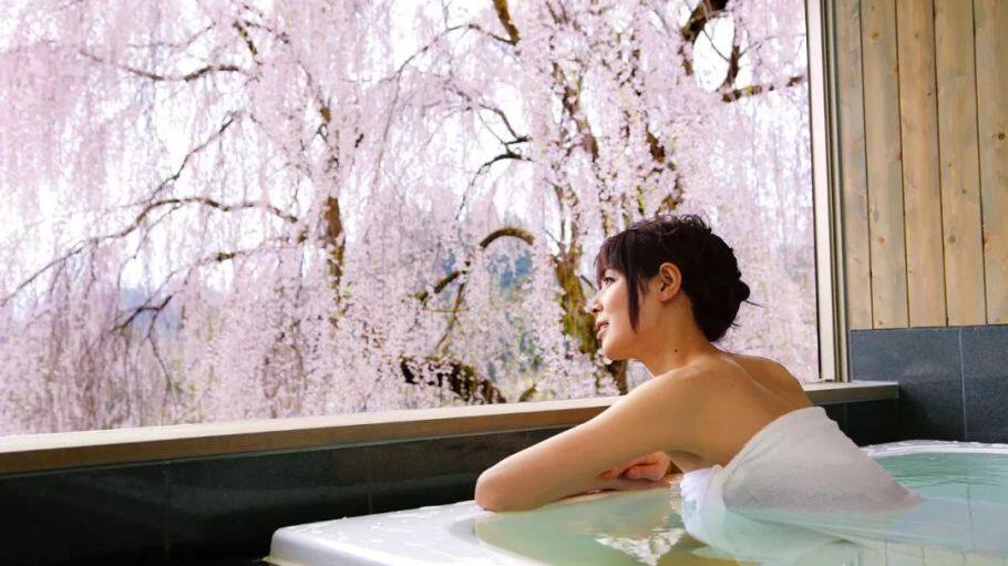 日本北陆泡温泉赏雪一泊二食到底有多爽?日本人不想让你知道的私藏泡汤秘境! 日本北陆泡温泉赏雪一泊二食到底有多爽?日本人不想让你知道的私藏泡汤秘境!
