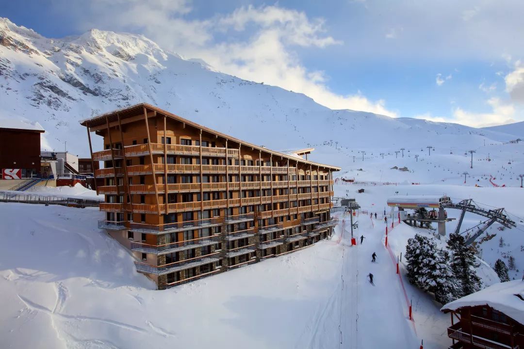出国去哪里滑雪好？全球滑雪度假村及酒店推荐，玩得开心更住得开心！